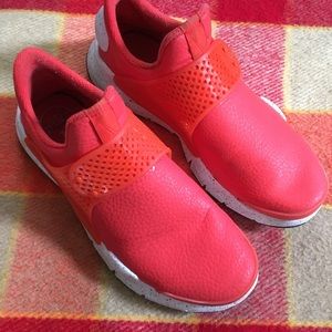 Nike sock dart women’s 8